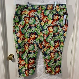 Brand New Plus size Capri Pants 22W rose print